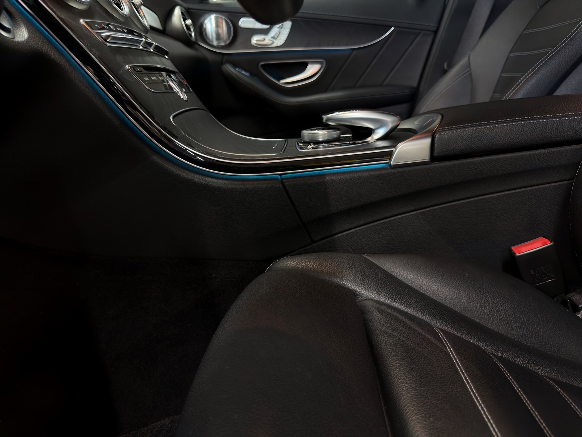MERCEDES-BENZ C 43 AMG 4Matic 9G-Tronic-image-26