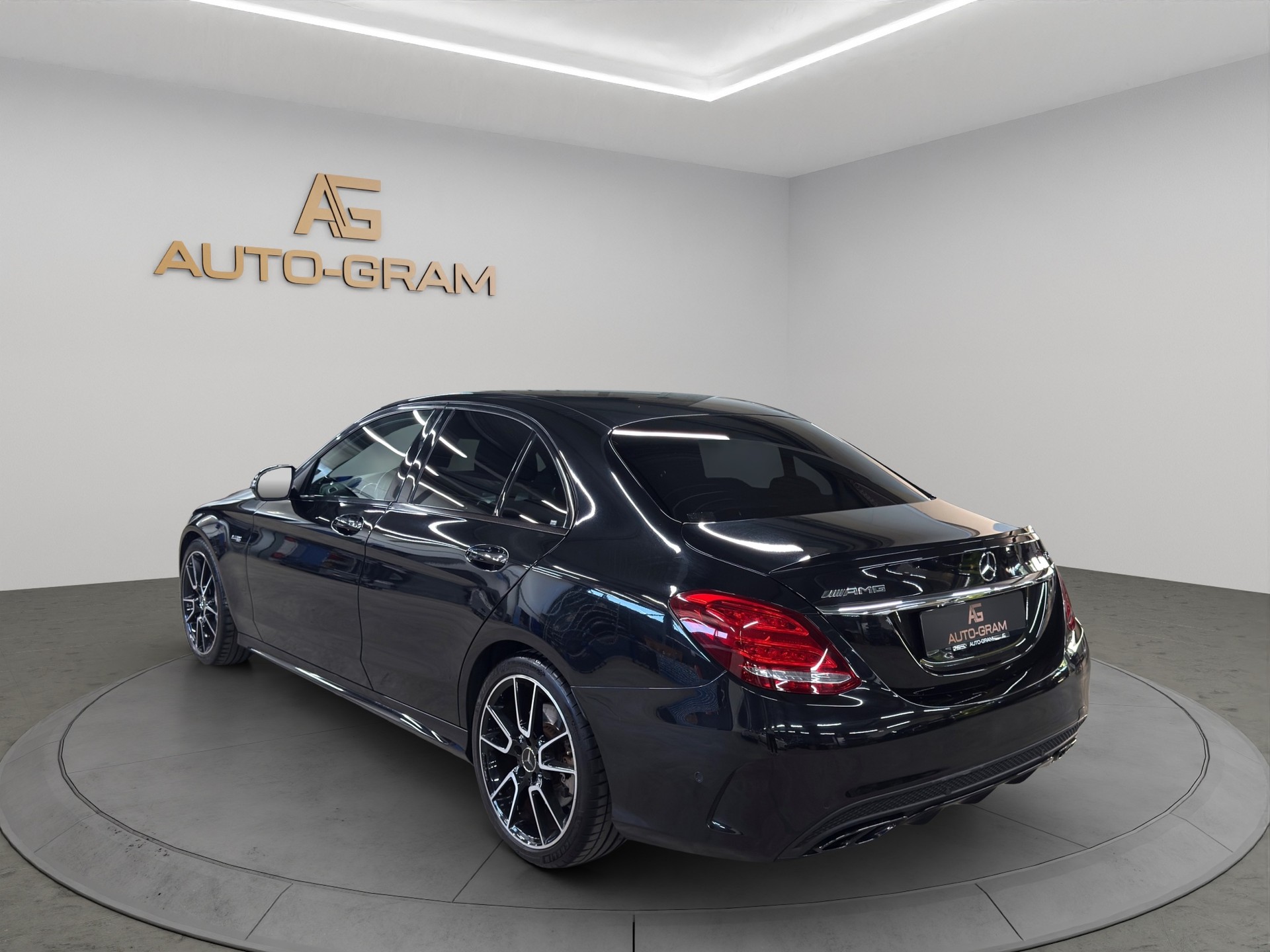 MERCEDES-BENZ C 43 AMG 4Matic 9G-Tronic-showroom-element-2