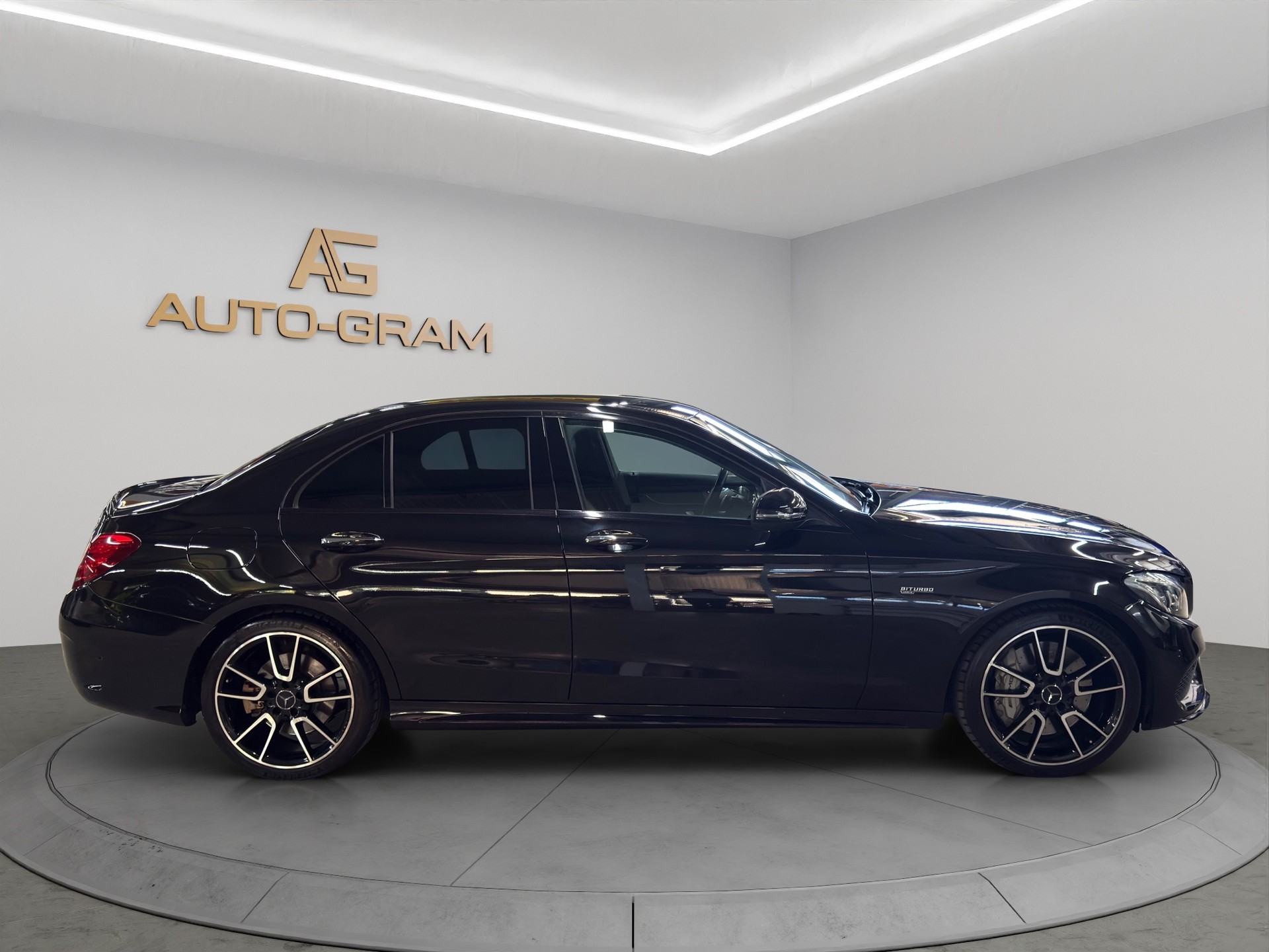 MERCEDES-BENZ C 43 AMG 4Matic 9G-Tronic-image-5