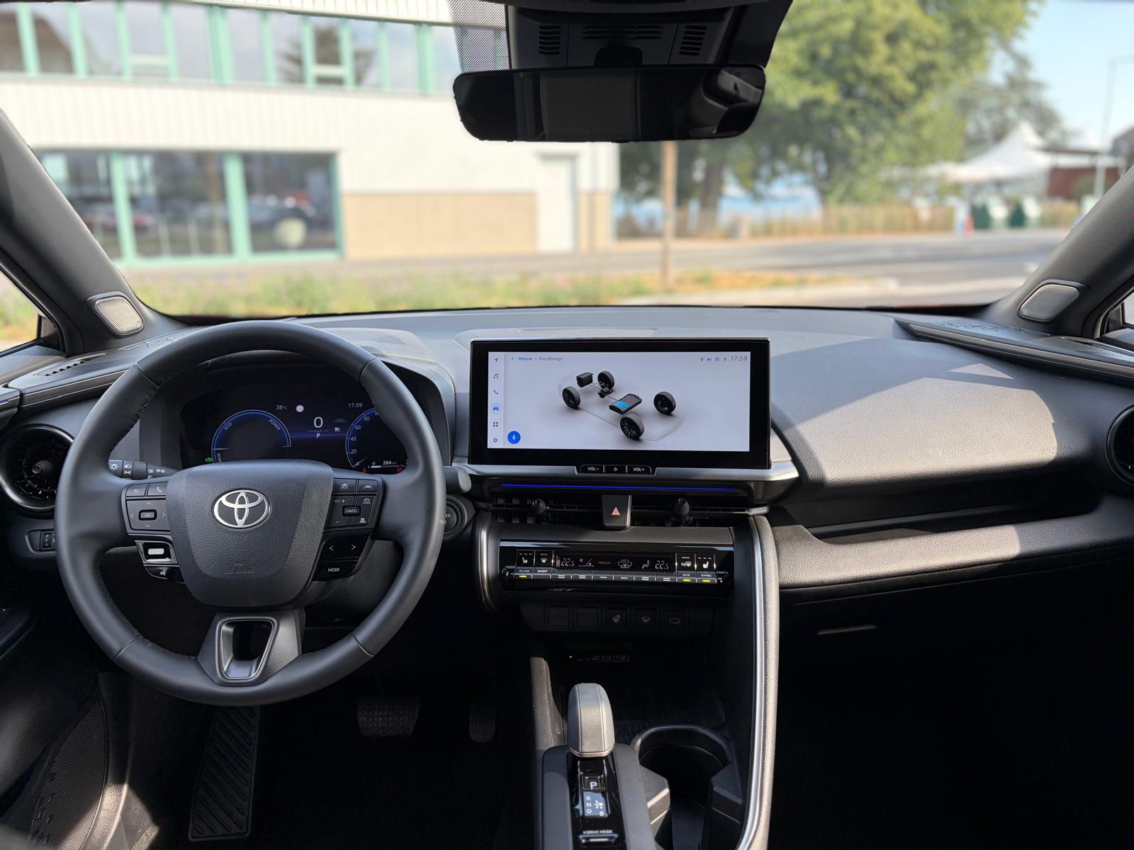 TOYOTA C-HR 2.0 HSD CVT Style 2WD-image-8