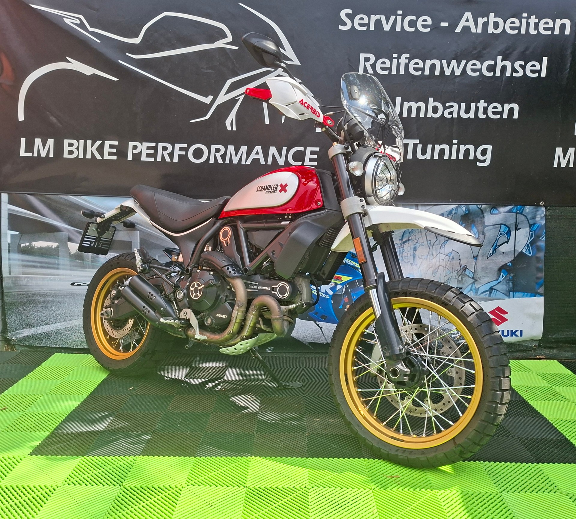 DUCATI Scrambler 800 Desert Sled-showroom-element-1