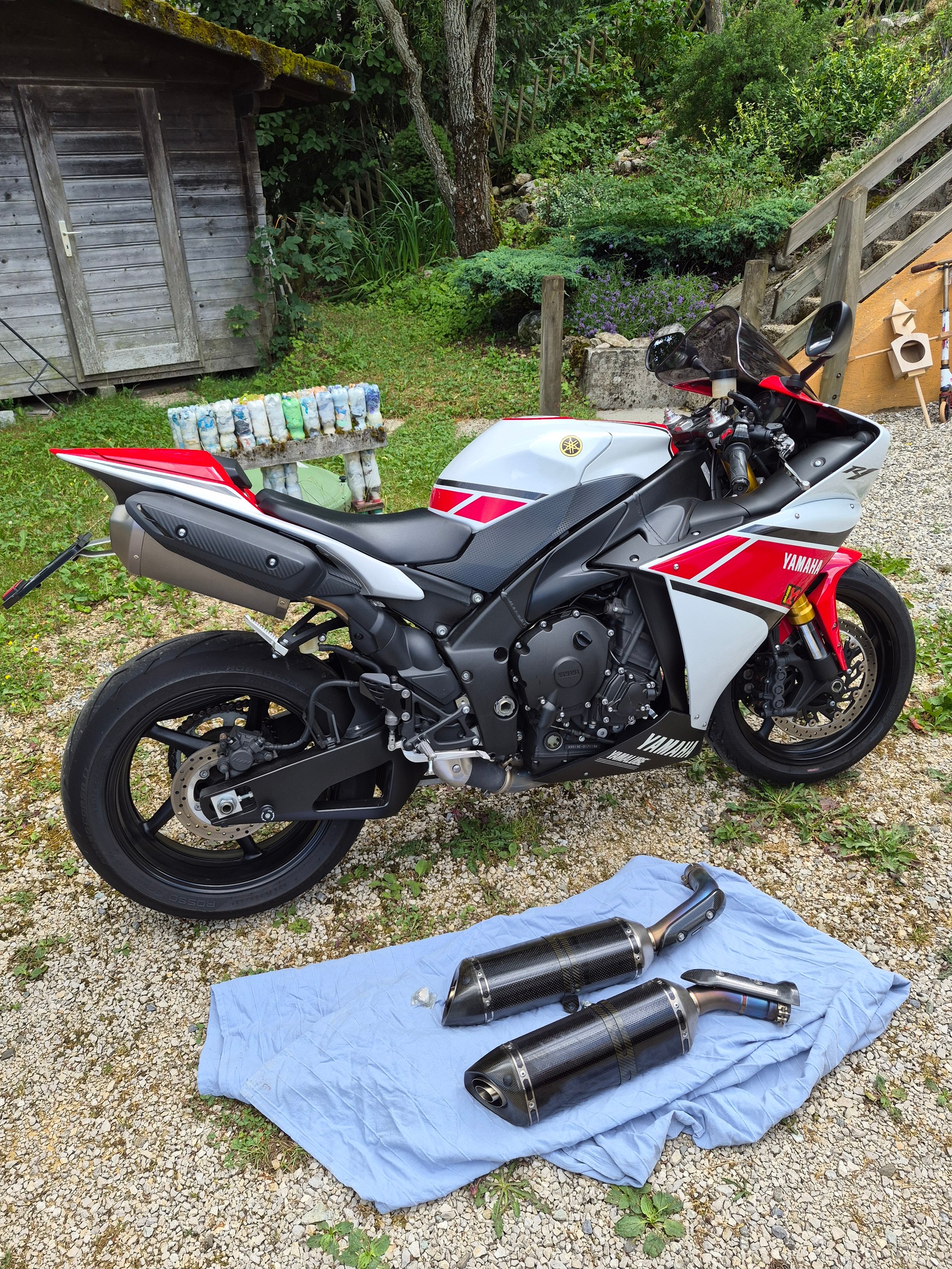 YAMAHA YZF-R1 50th Anniversary-image-0