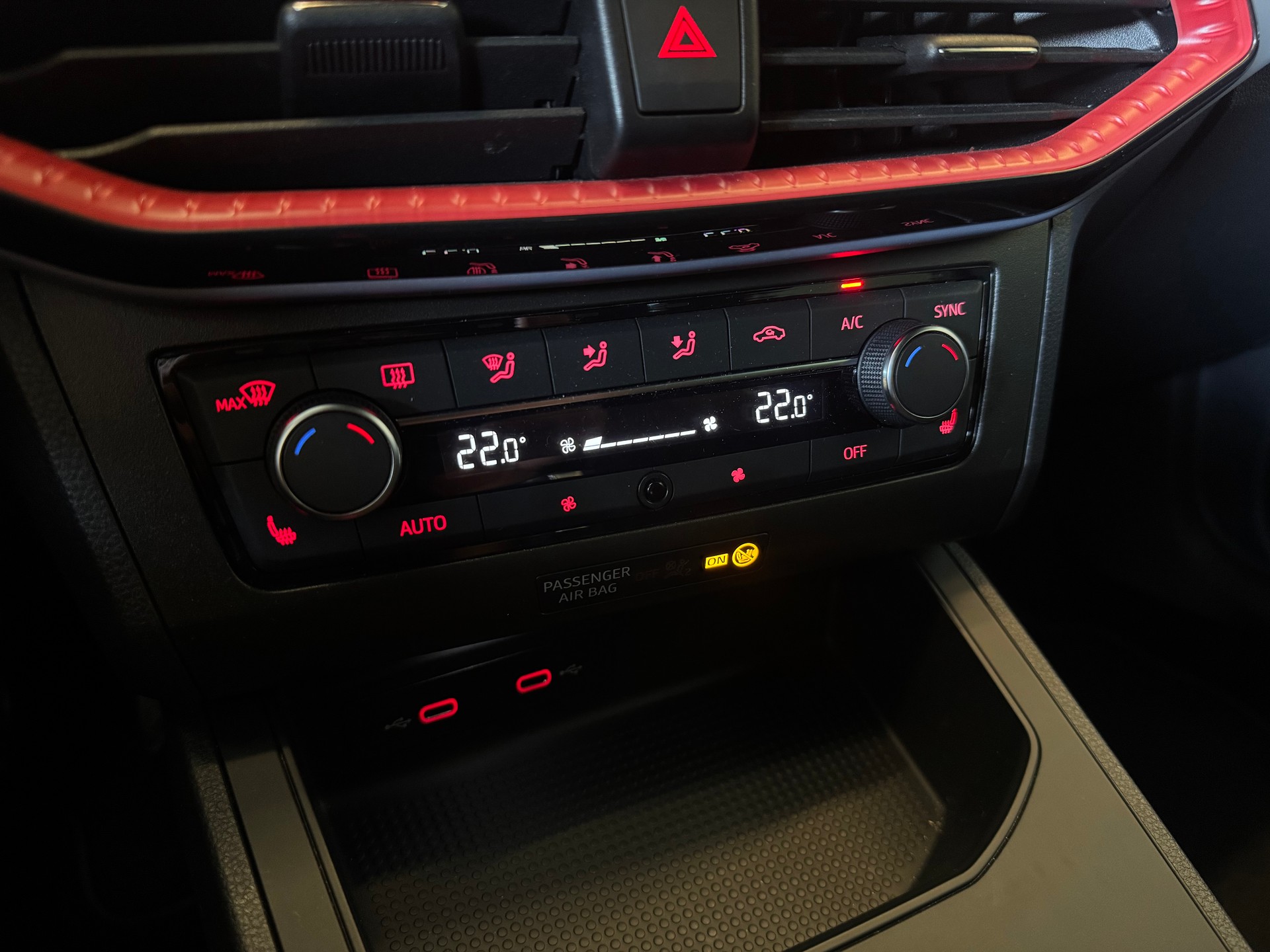 SEAT Ibiza 1.0 TSI 110 FR DSG-image-18