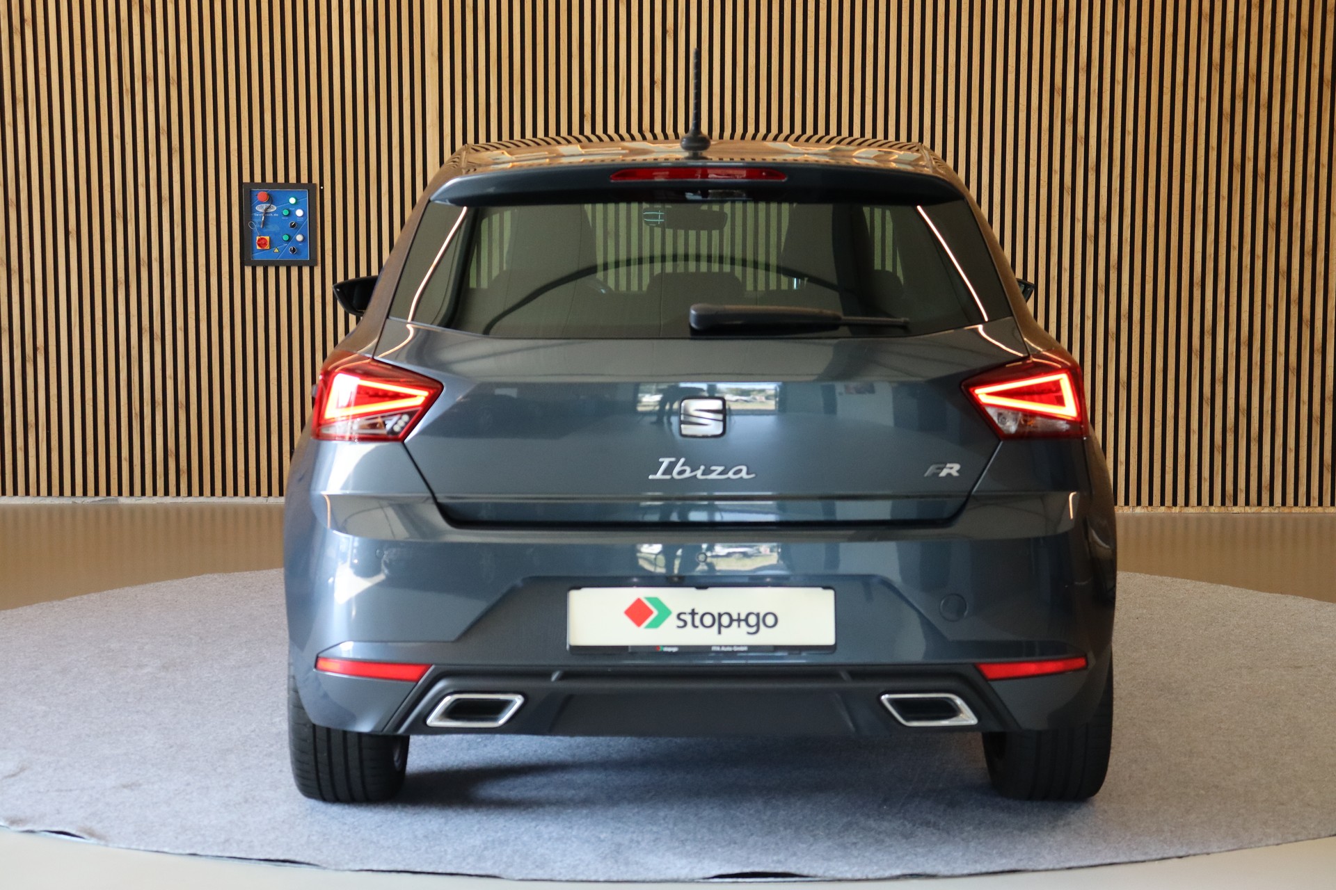 SEAT Ibiza 1.0 TSI 110 FR DSG-image-10
