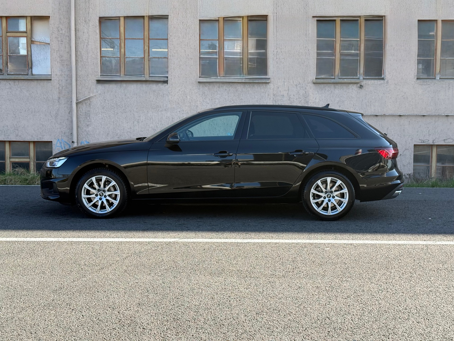 AUDI A4 Avant 40 TDI quattro S-tronic-showroom-element-1