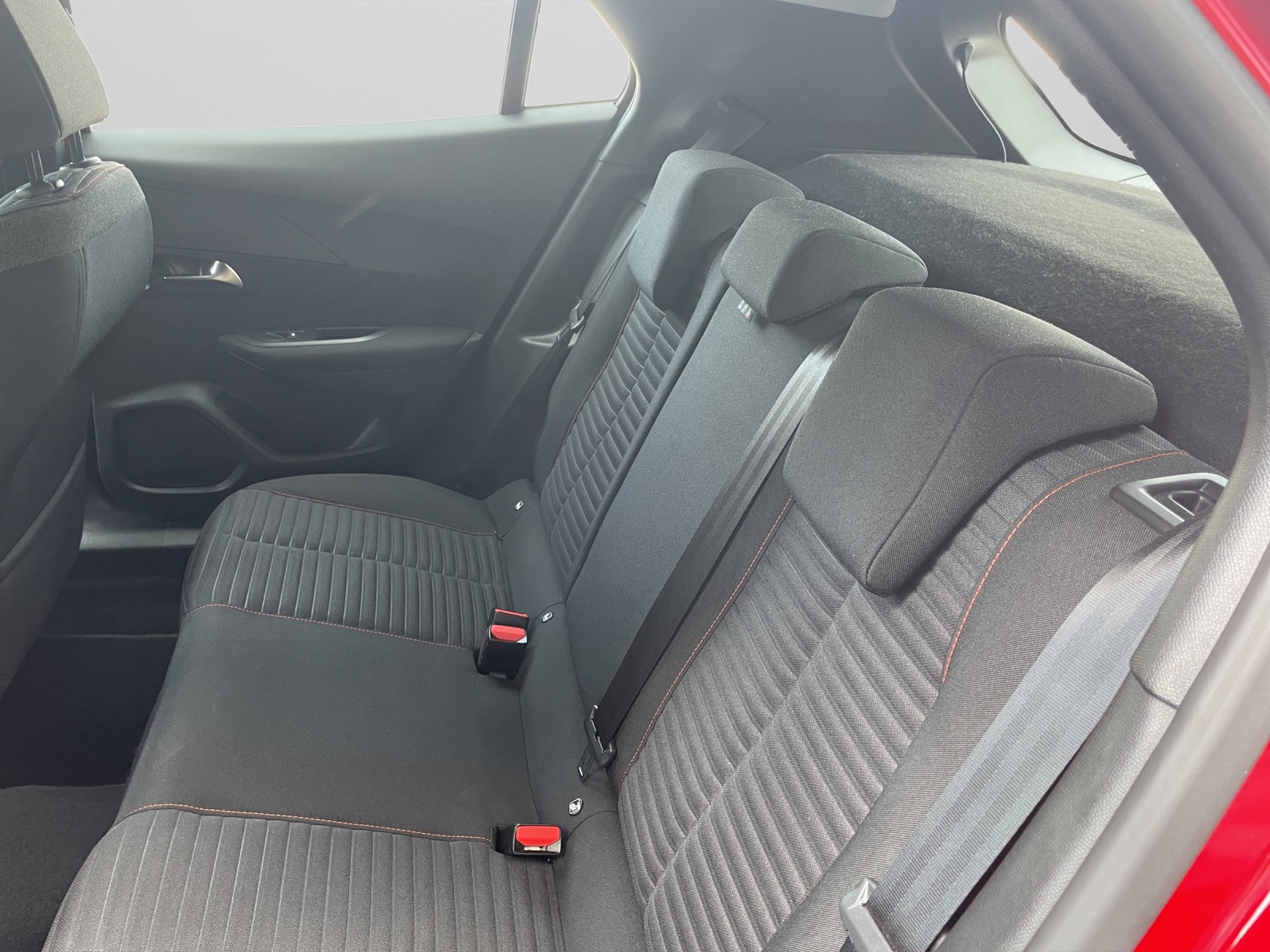 PEUGEOT 2008 e Active Pack-image-7