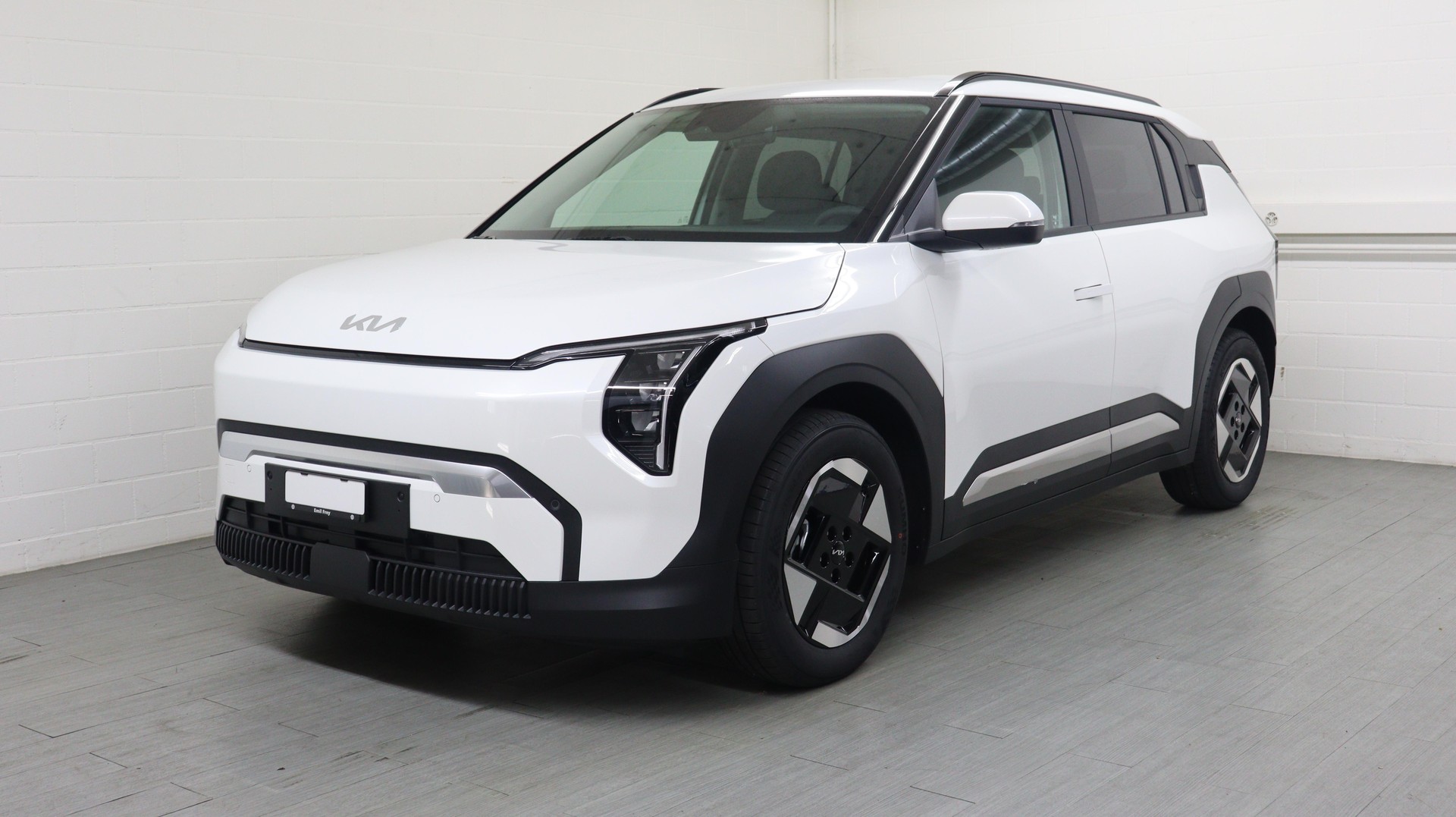 KIA EV3 58 kWh Earth-showroom-element-1