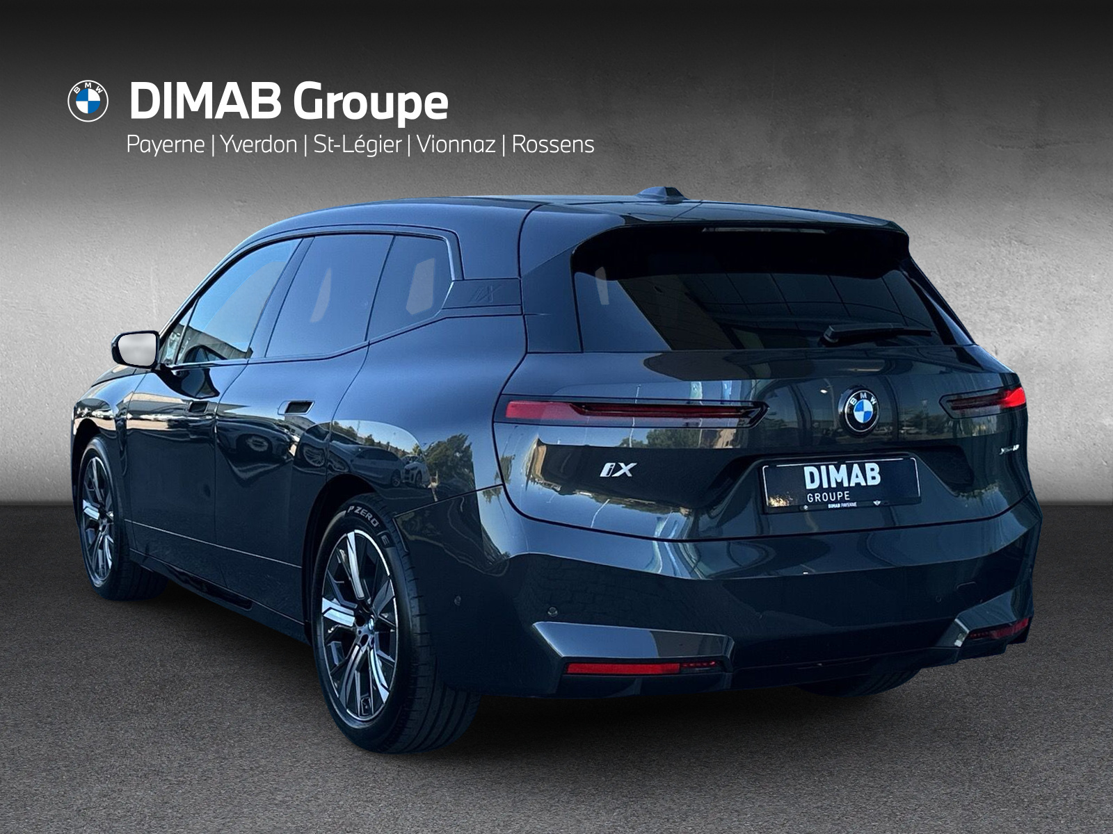 BMW iX xDrive60 M Sport Pro**Action de leasing à 0.9%**-showroom-element-2