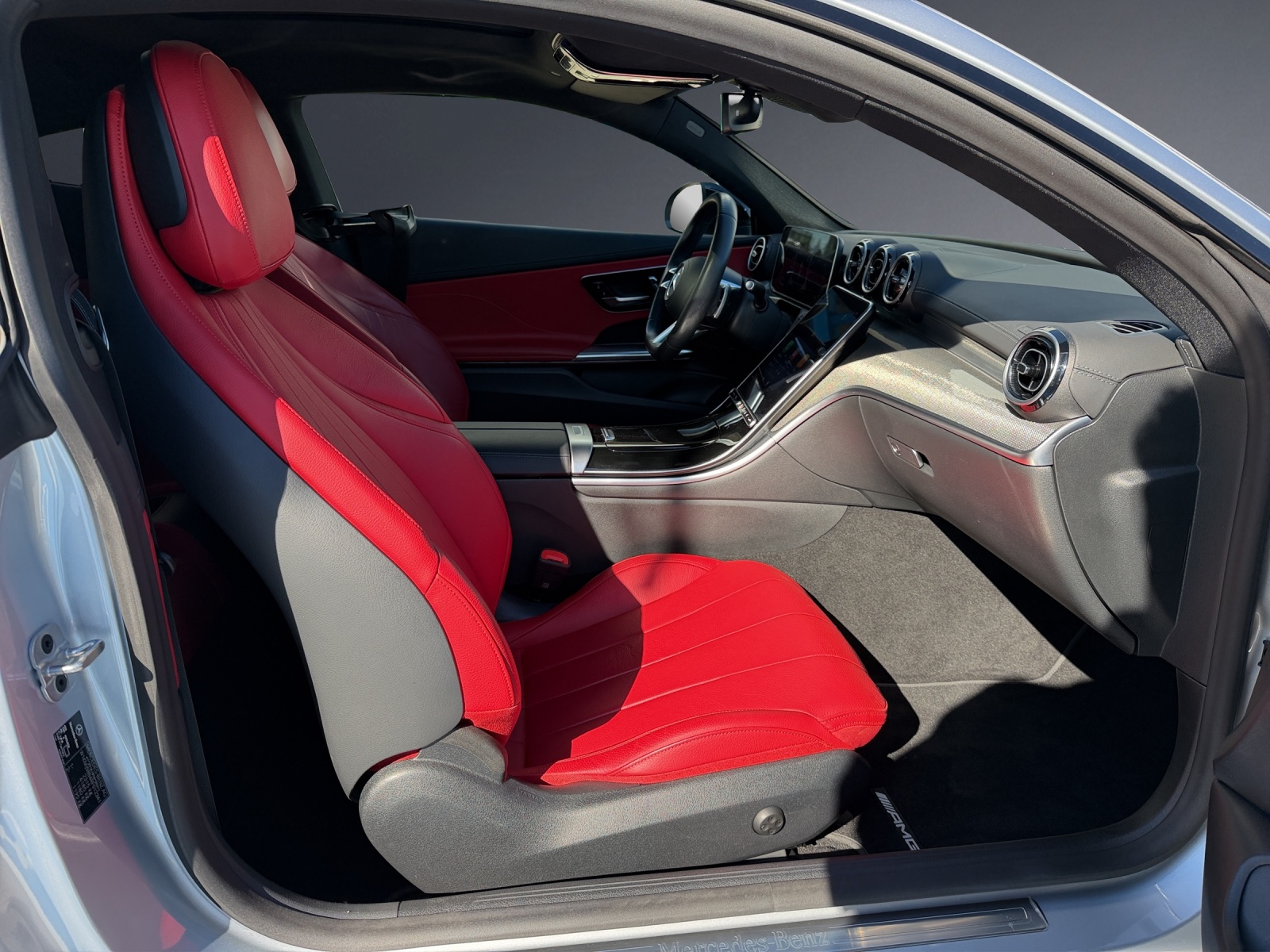 MERCEDES-BENZ CLE 200 Coupé 4Matic 9G-Tronic-image-6
