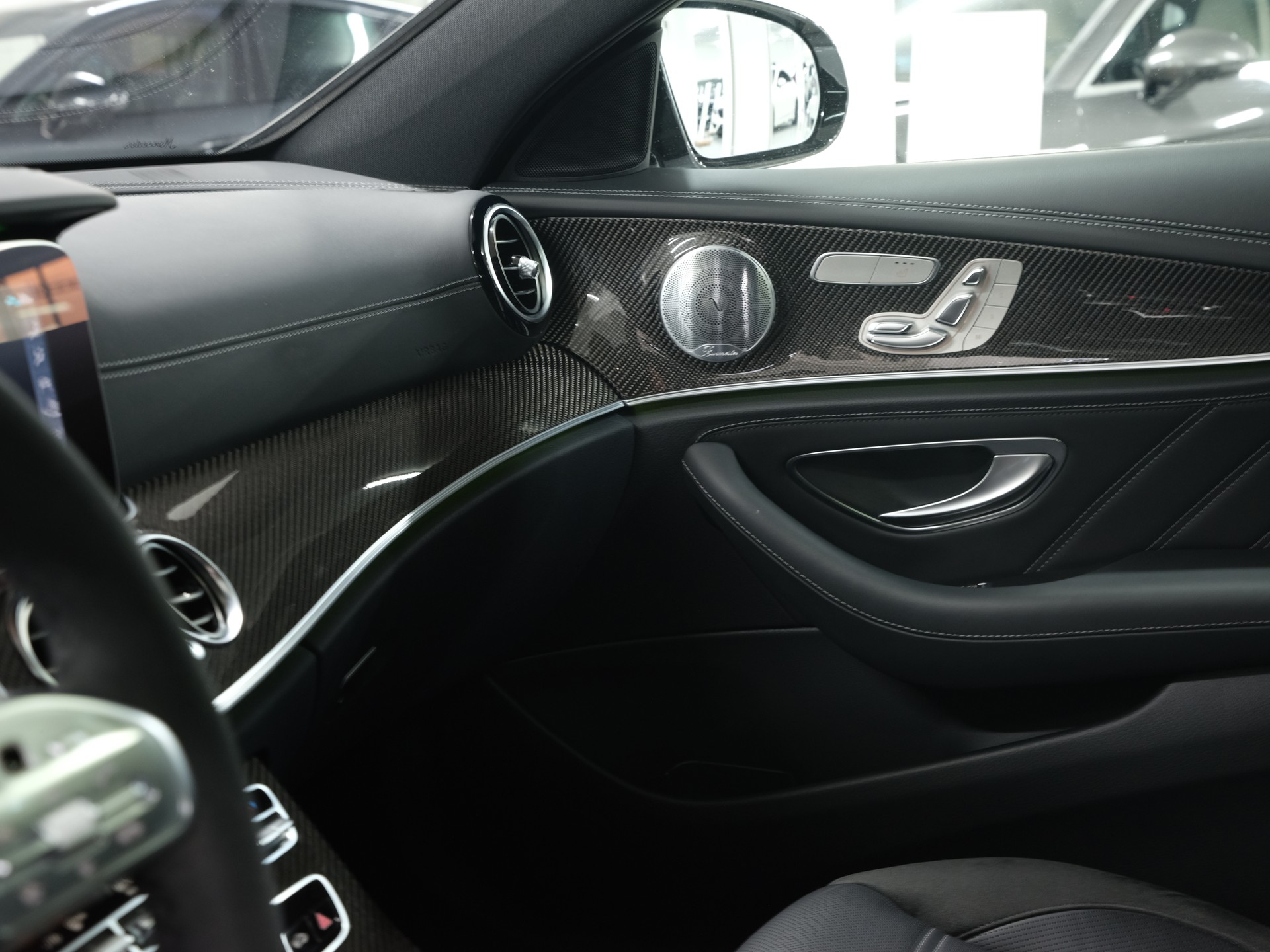 MERCEDES-BENZ E 63 AMG S 4Matic Speedshift MCT *AMG Performance* *Burmester* *Panorama*-image-26