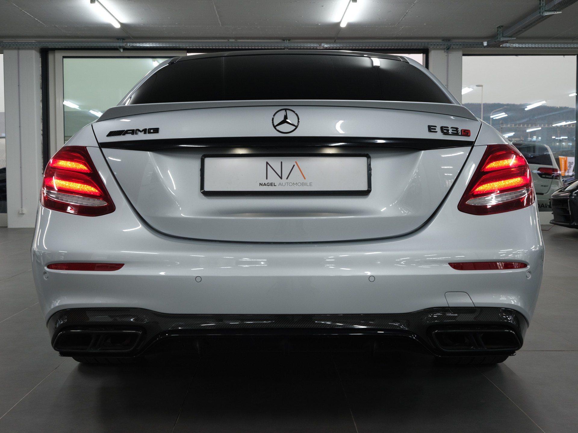 MERCEDES-BENZ E 63 AMG S 4Matic Speedshift MCT *AMG Performance* *Burmester* *Panorama*-showroom-element-3
