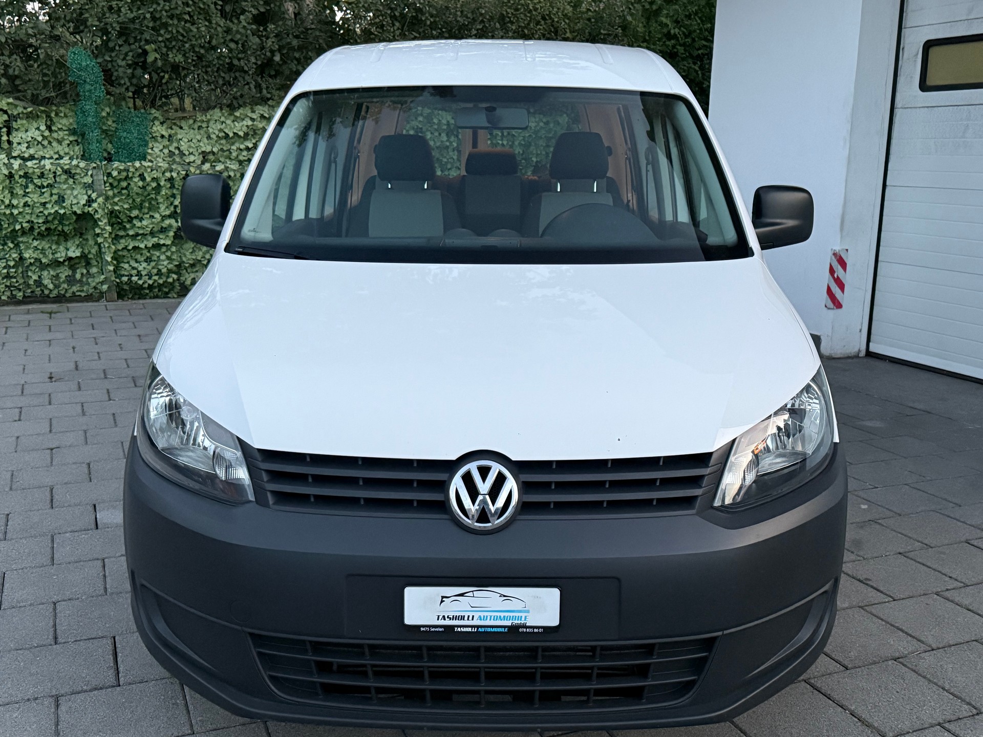 VW Caddy 2.0 TDI BlueMotion Technology-showroom-element-2
