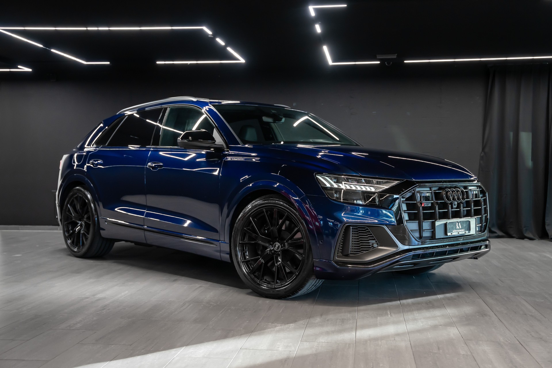 AUDI SQ8 TFSI quattro tiptronic / Gratis Service / Audi Garantie / Sitzkühlung / Carbon / Schiebedach / AHK / Head Up uvm..