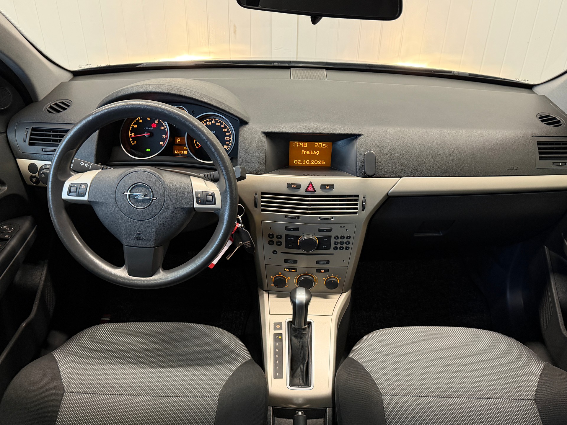 OPEL Astra 1.8i 16V Automatic-image-9