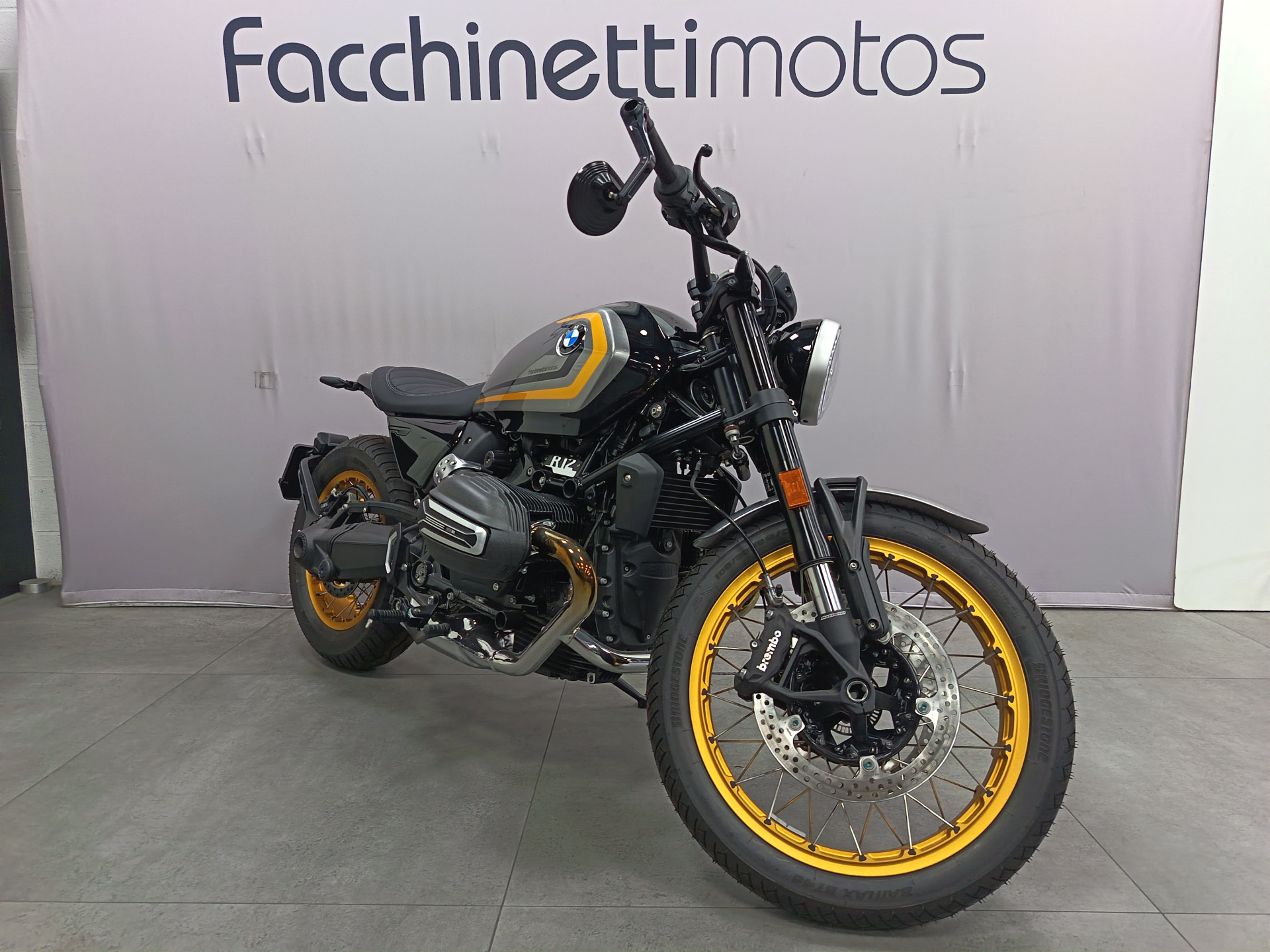BMW R 12 ***PACK SERVICE 3ANS/30000KMS OFFERTS JUSQU'AU 30.-image-1