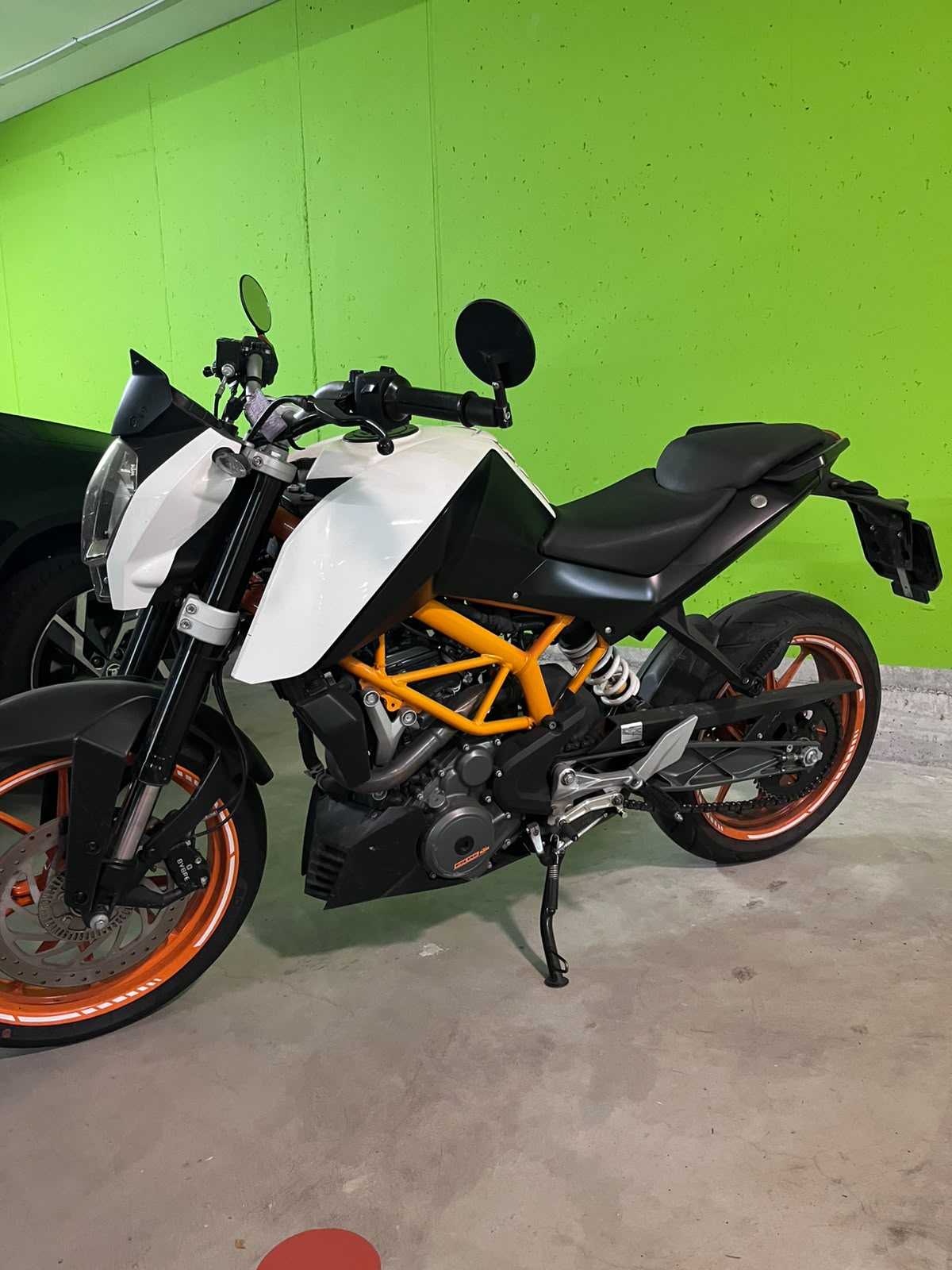 KTM 390 Duke-image-1