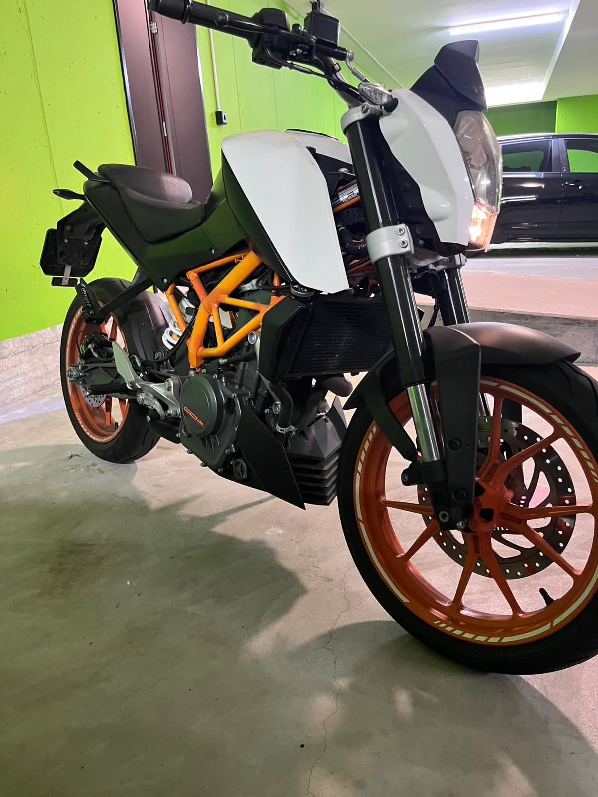 KTM 390 Duke-image-2
