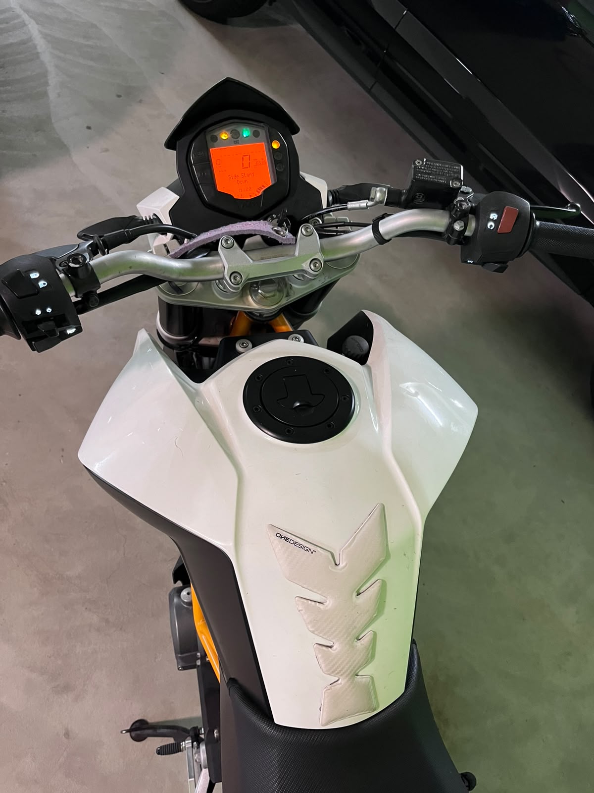 KTM 390 Duke-image-4