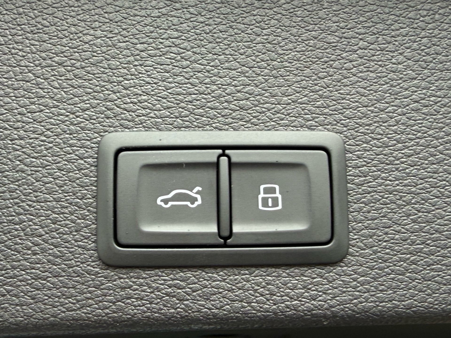 AUDI SQ2 TFSI quattro S-tronic-image-29