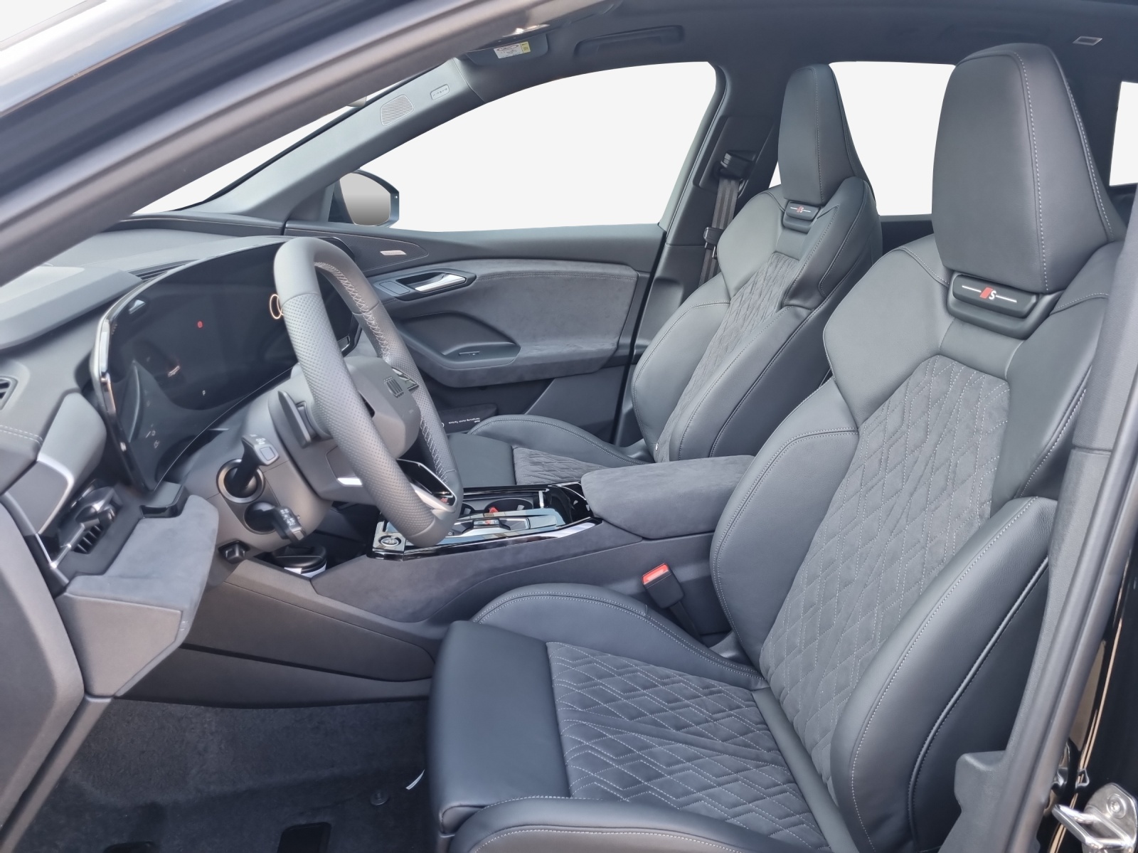 AUDI Q6 e-tron quattro-image-6