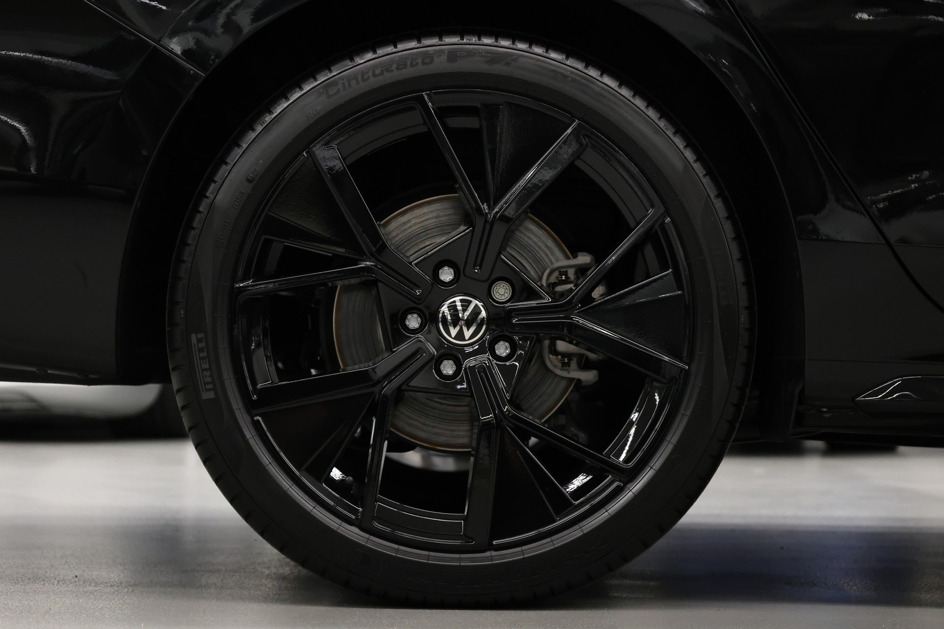 VW Passat Variant 2.0 TDI R-Line DSG 4motion-image-16