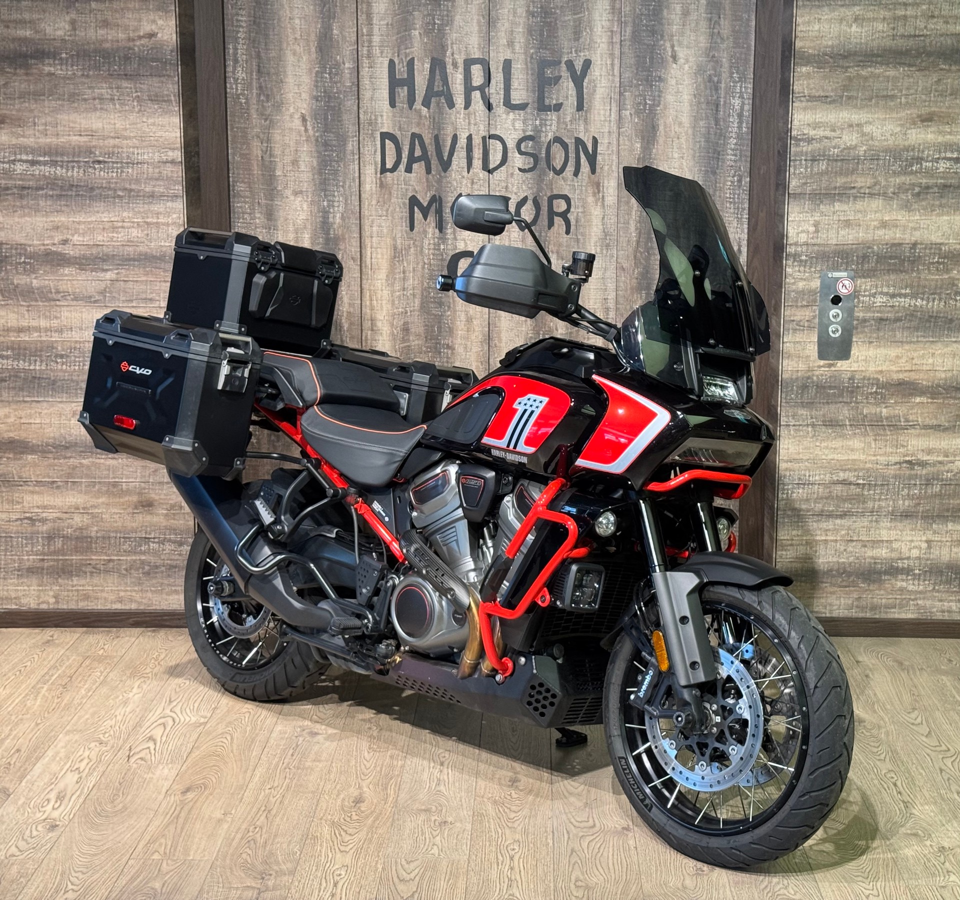 HARLEY-DAVIDSON RA1250SE Pan America 1250 CVO-image-1