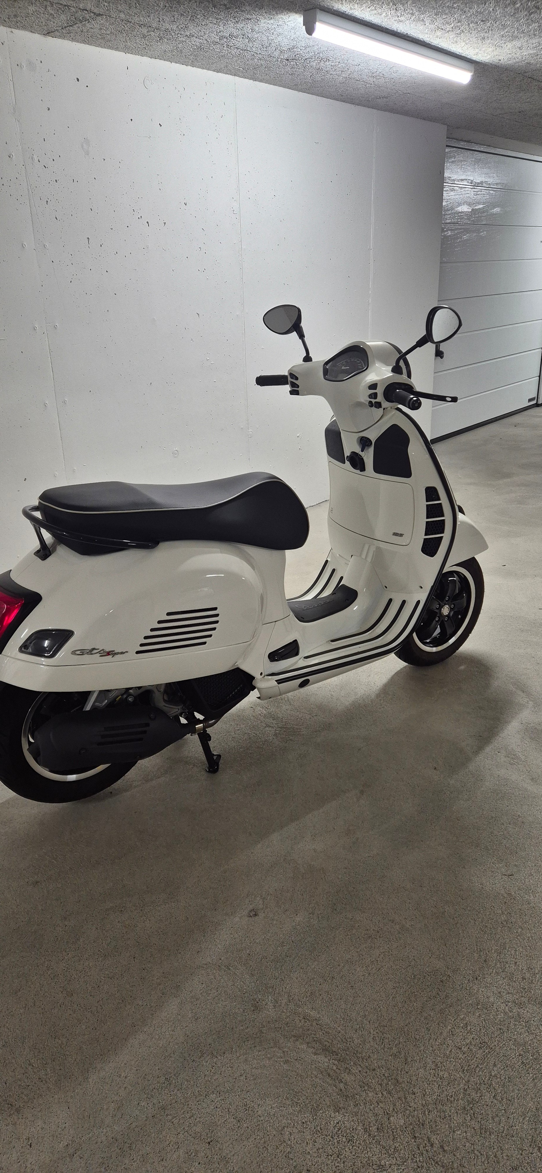 PIAGGIO Vespa GTS 125 ABS-image-3