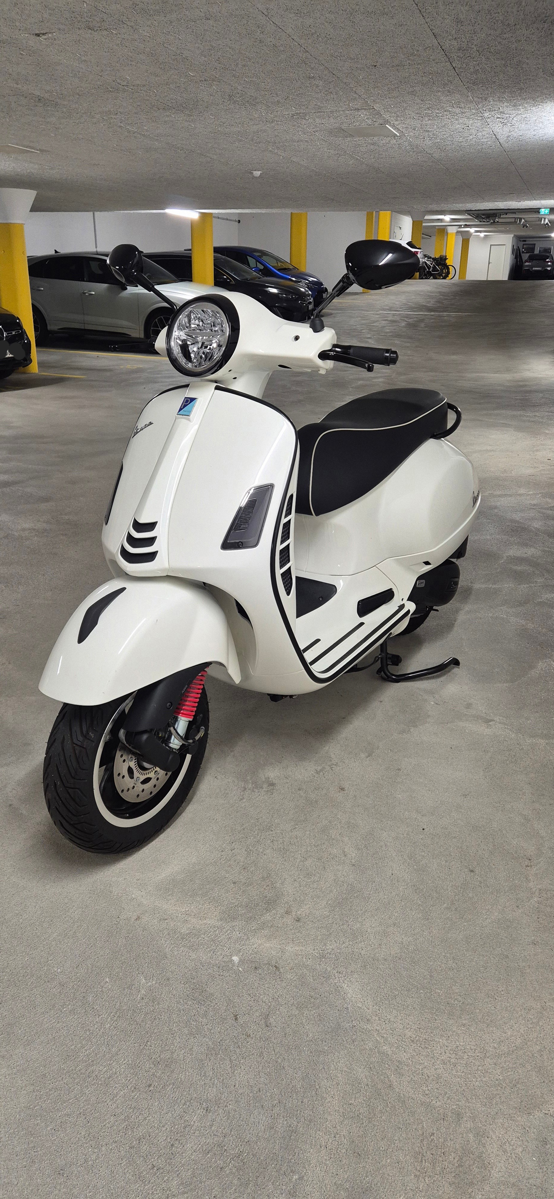 PIAGGIO Vespa GTS 125 ABS-image-1