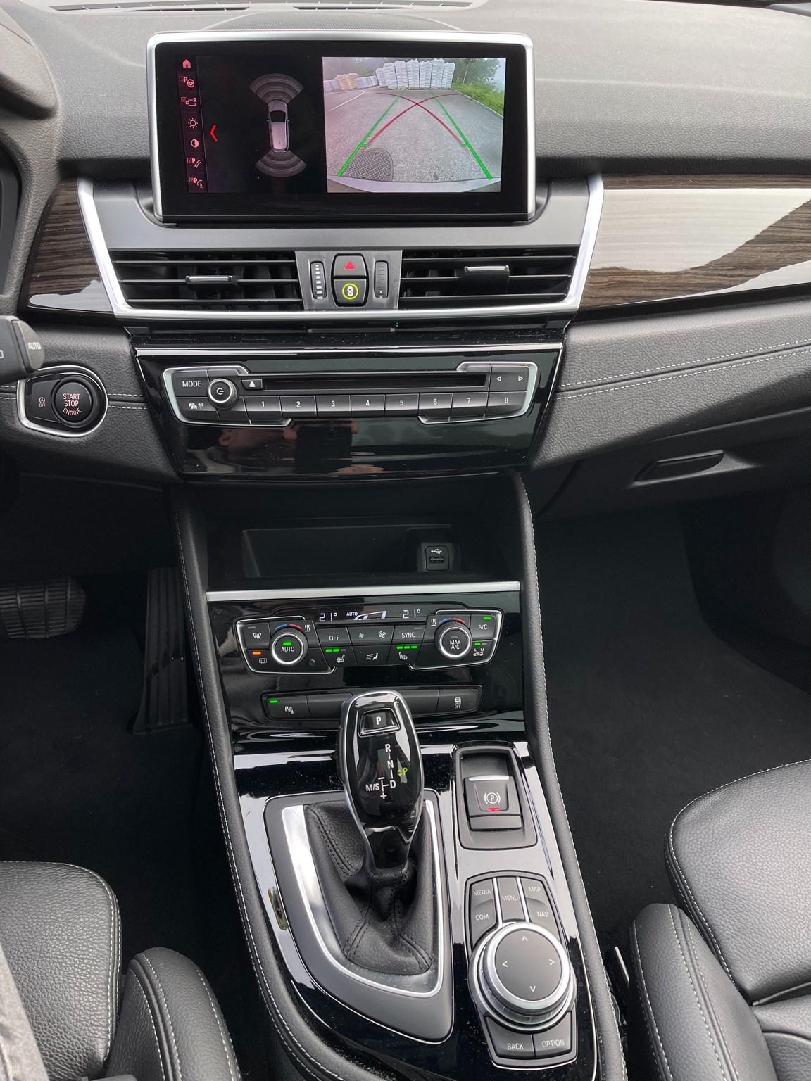 BMW 220d xDrive Active Tourer Steptronic Sport Line-image-8