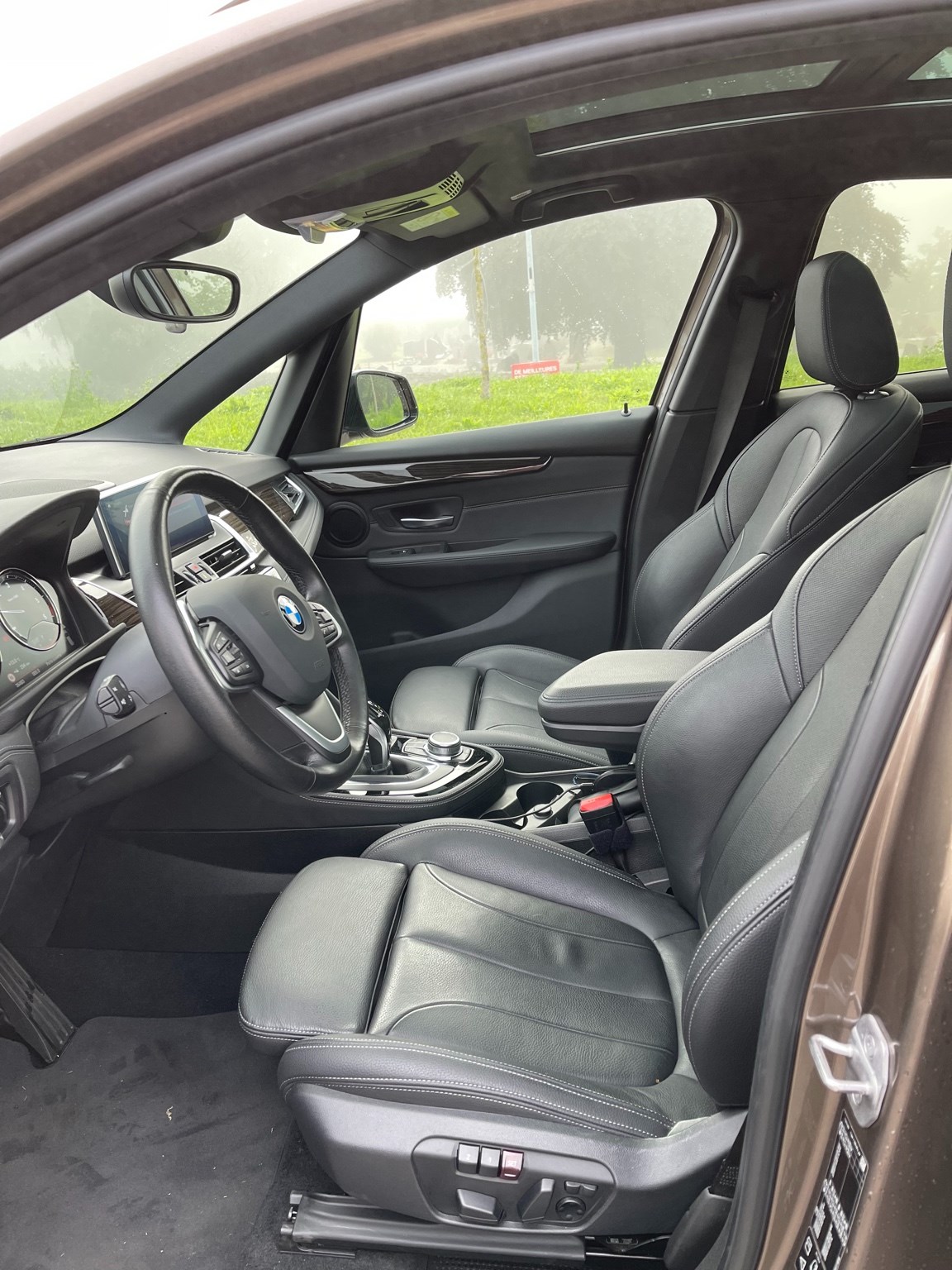 BMW 220d xDrive Active Tourer Steptronic Sport Line-image-9