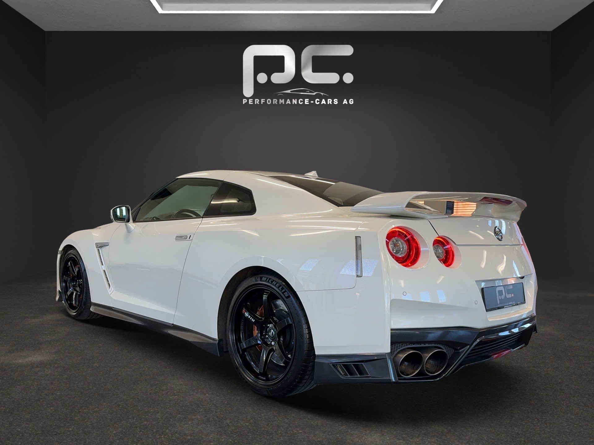 NISSAN GT-R 3.8 V6 Biturbo NISMO - Track Edition-image-4