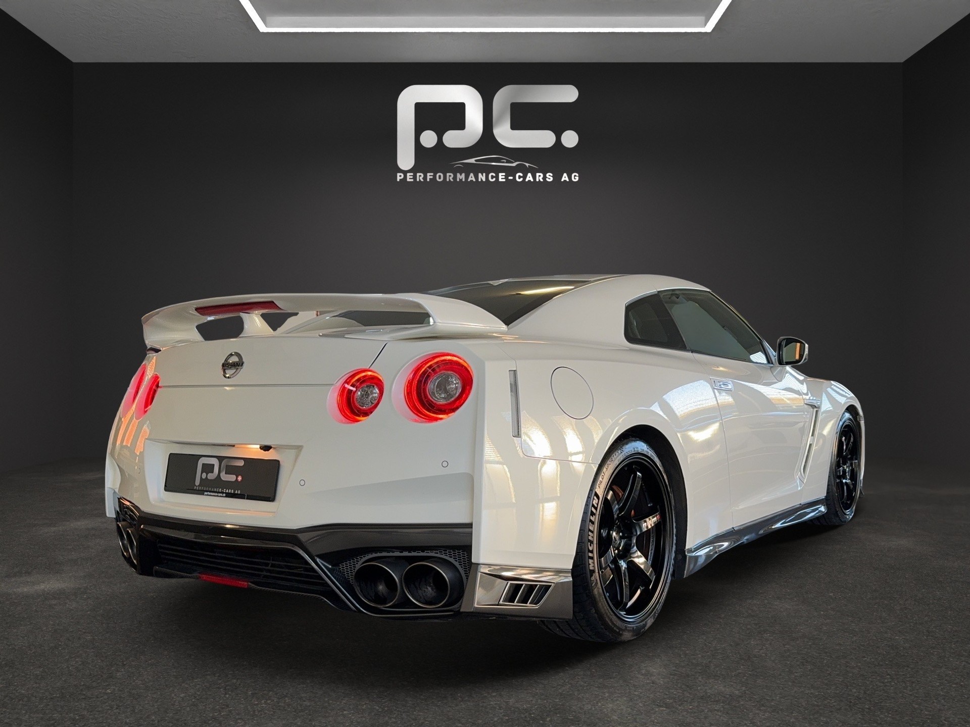 NISSAN GT-R 3.8 V6 Biturbo NISMO - Track Edition-image-6