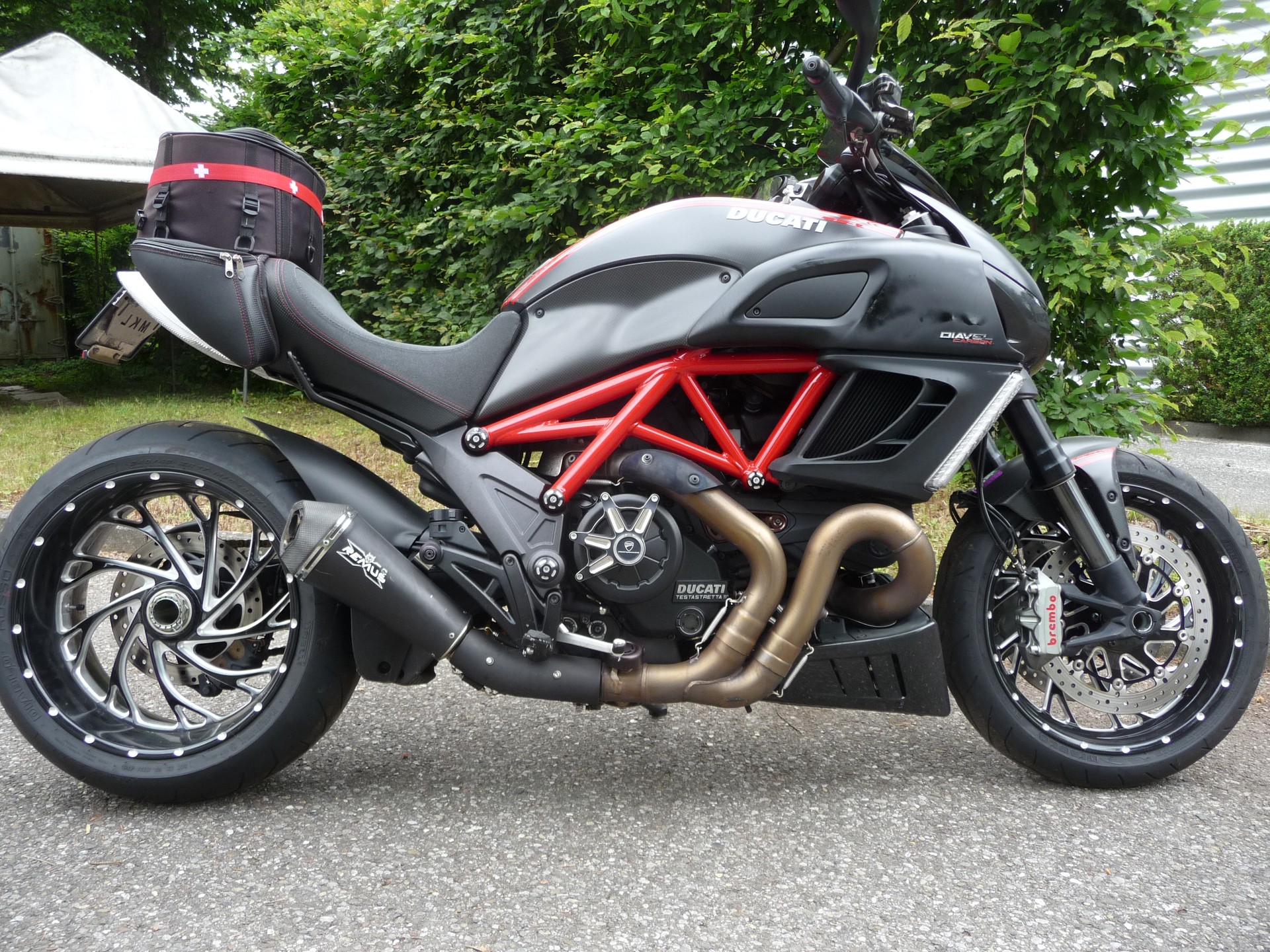 DUCATI Diavel 1200 Carbon-image-0