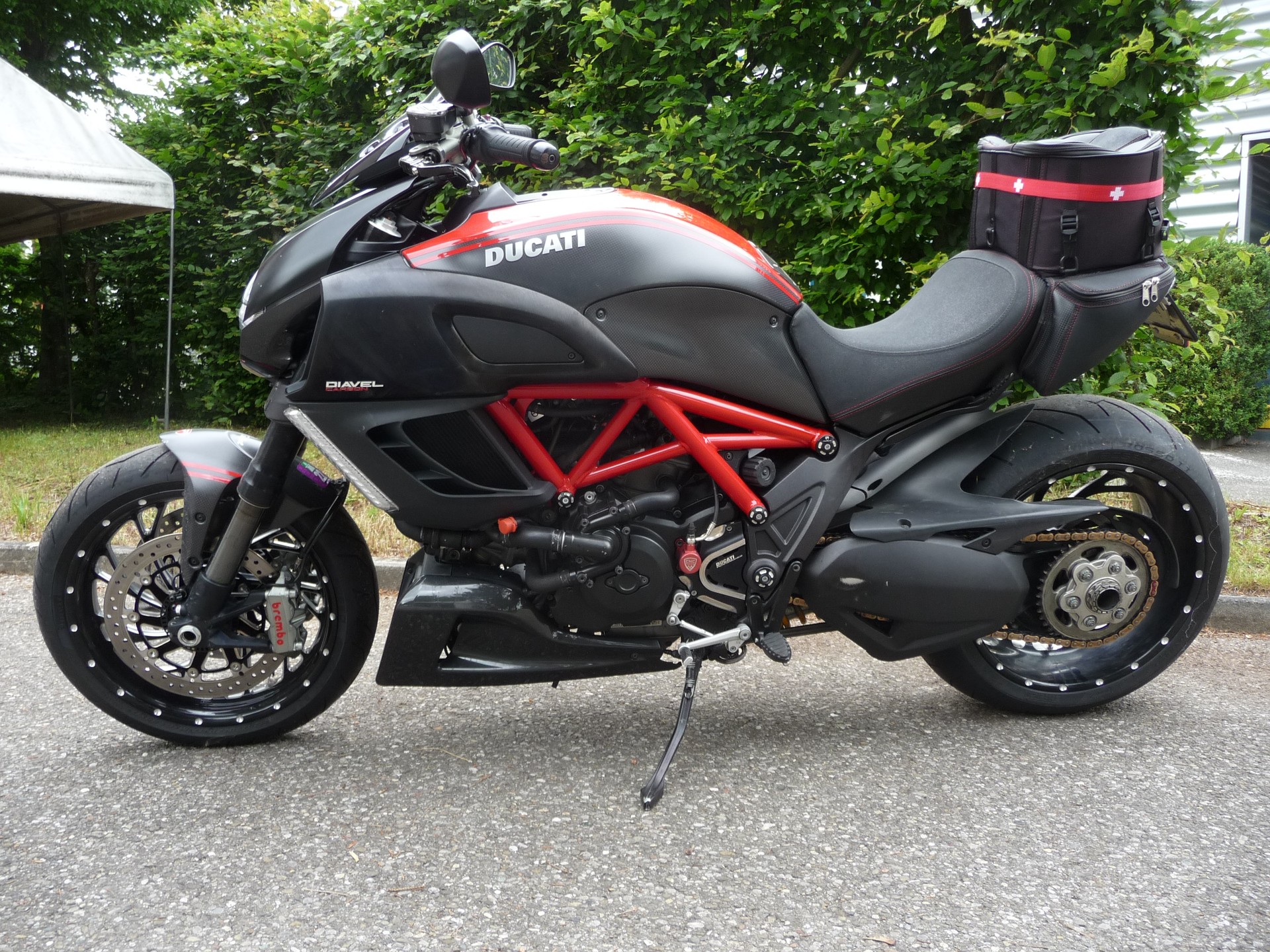 DUCATI Diavel 1200 Carbon-image-2