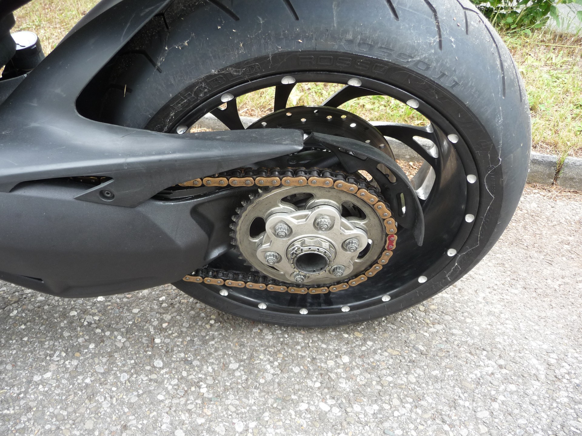 DUCATI Diavel 1200 Carbon-image-3