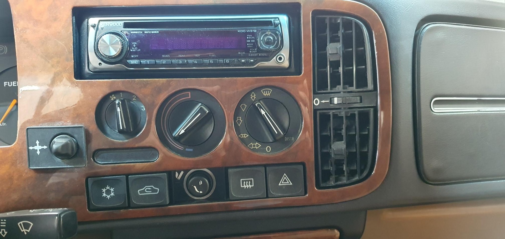 SAAB 900i 2.1-16-image-6