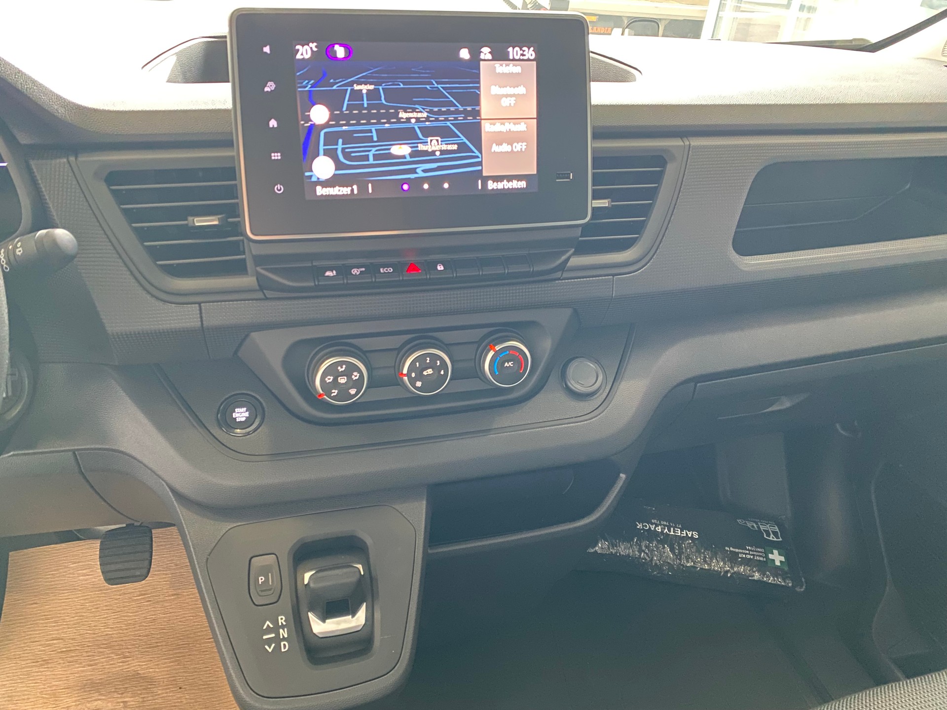 RENAULT Trafic 2.0 Blue dCi 150 Advance L1H1 Automat 9-Gang-image-11
