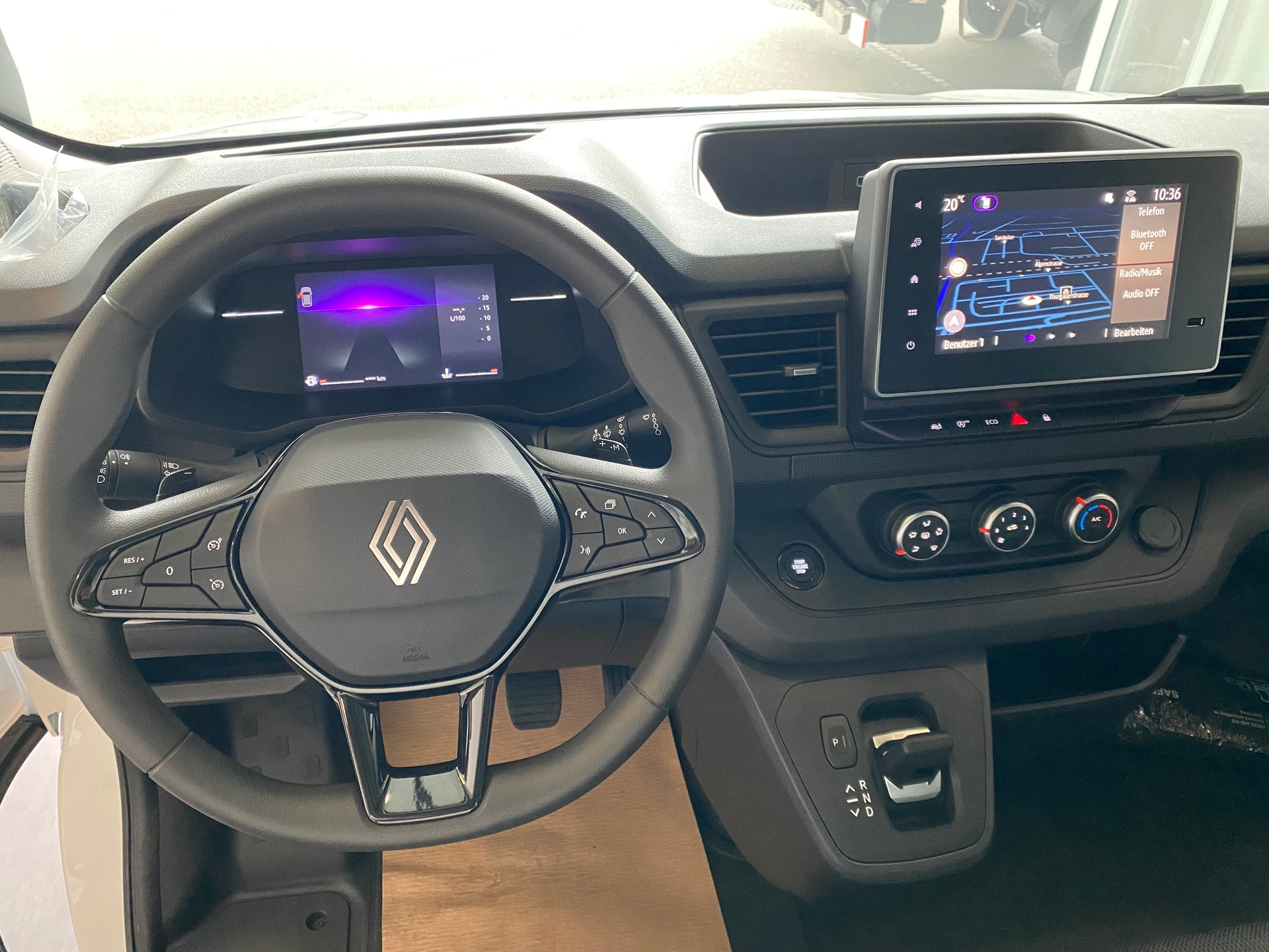 RENAULT Trafic 2.0 Blue dCi 150 Advance L1H1 Automat 9-Gang-image-10