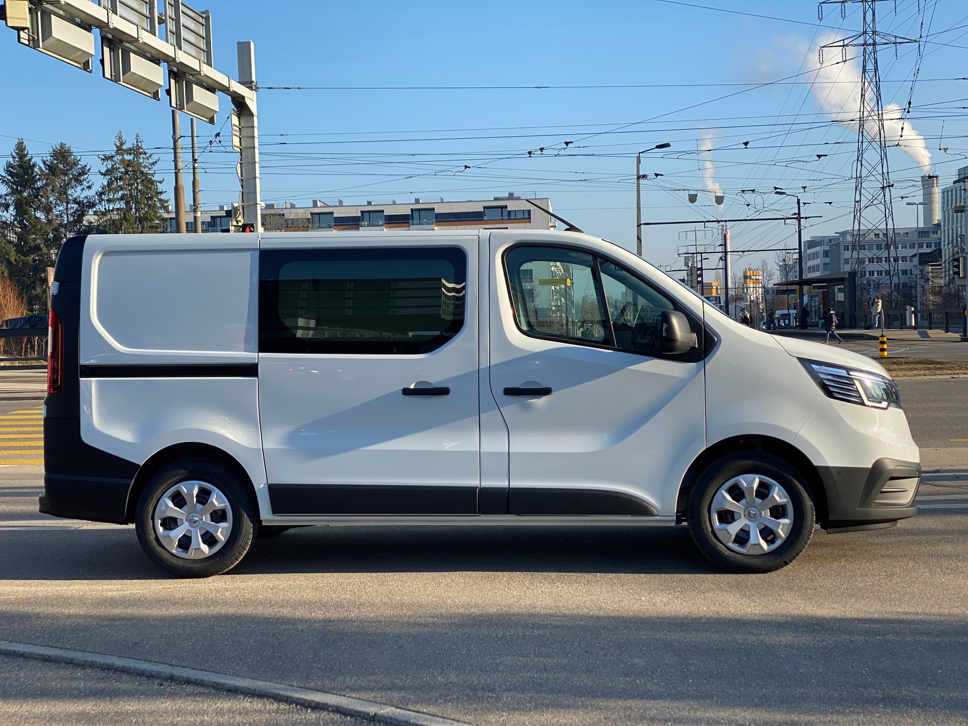 RENAULT Trafic 2.0 Blue dCi 150 Advance L1H1 Automat 9-Gang-image-3