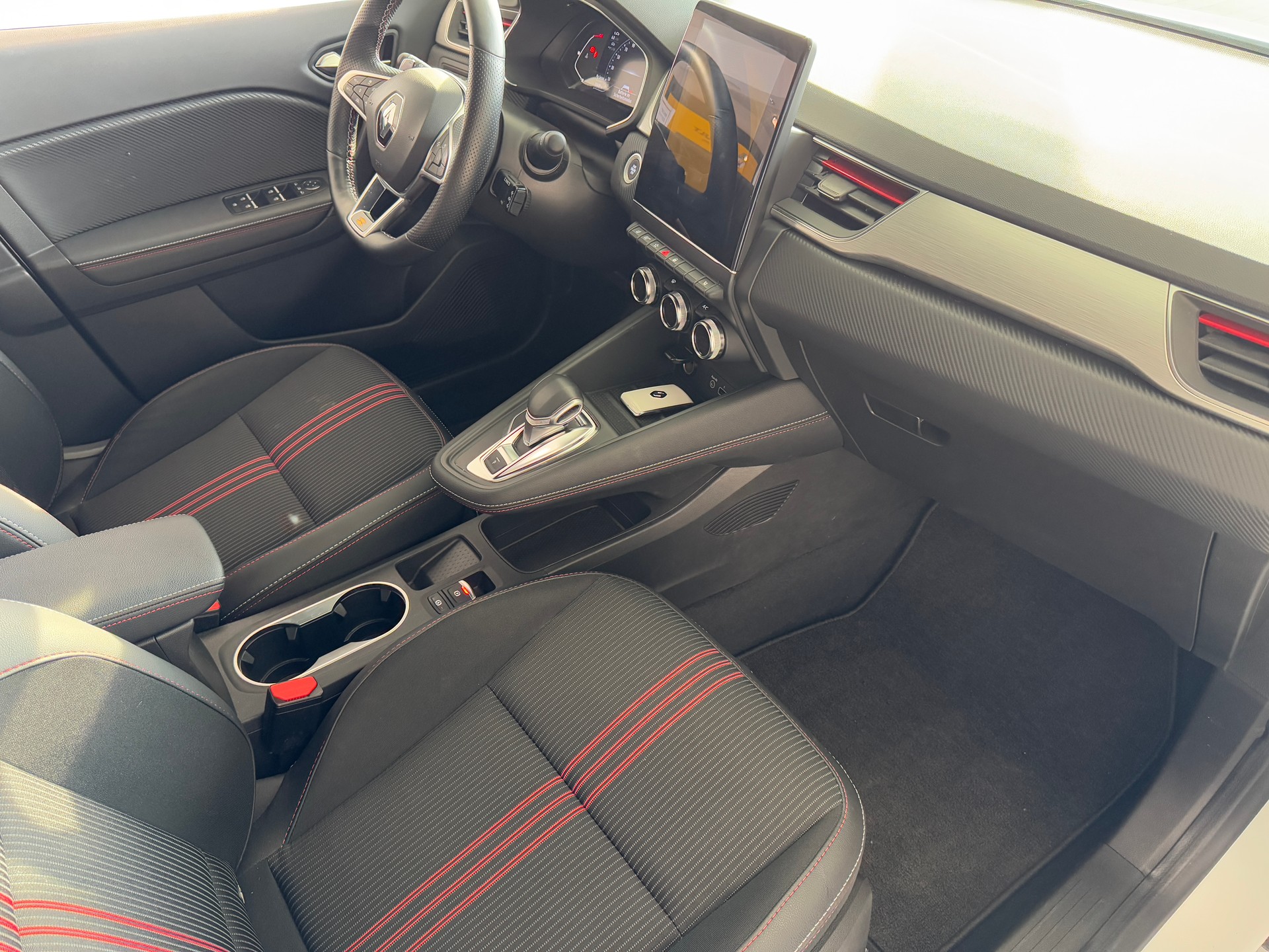 RENAULT Captur 1.3 TCe EDC R.S.Line-image-4