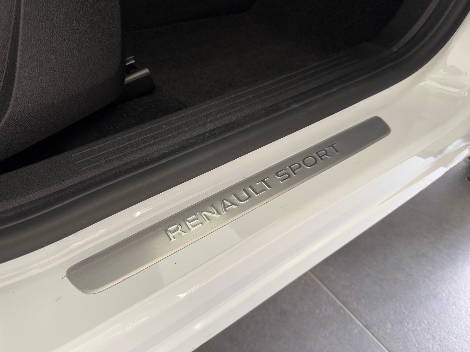 RENAULT Captur 1.3 TCe EDC R.S.Line-image-8