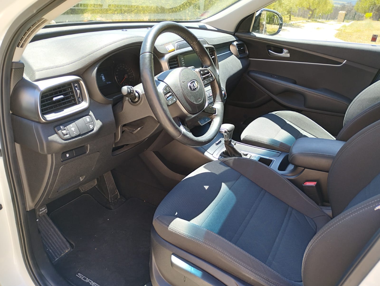 KIA Sorento 2.2 CRDI LX 5P. Automatic-image-5