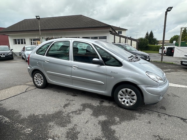 CITROEN Xsara Picasso 2.0i 16V-image-9