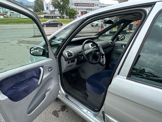CITROEN Xsara Picasso 2.0i 16V-image-13
