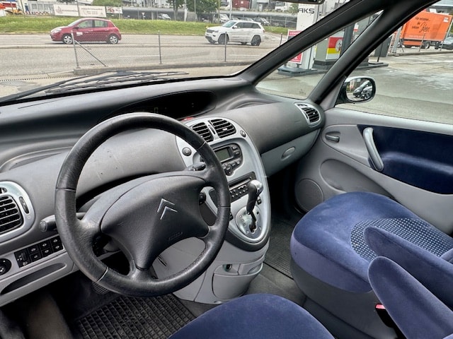 CITROEN Xsara Picasso 2.0i 16V-image-14