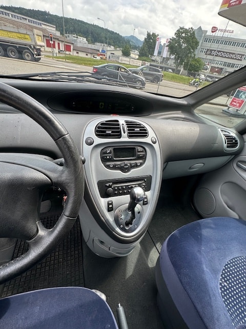 CITROEN Xsara Picasso 2.0i 16V-image-17