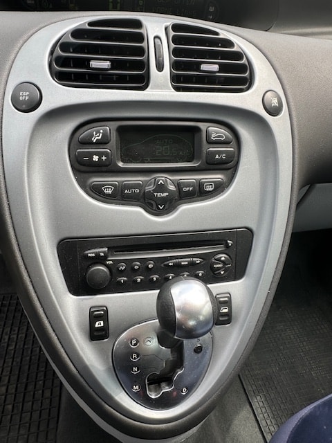CITROEN Xsara Picasso 2.0i 16V-image-15