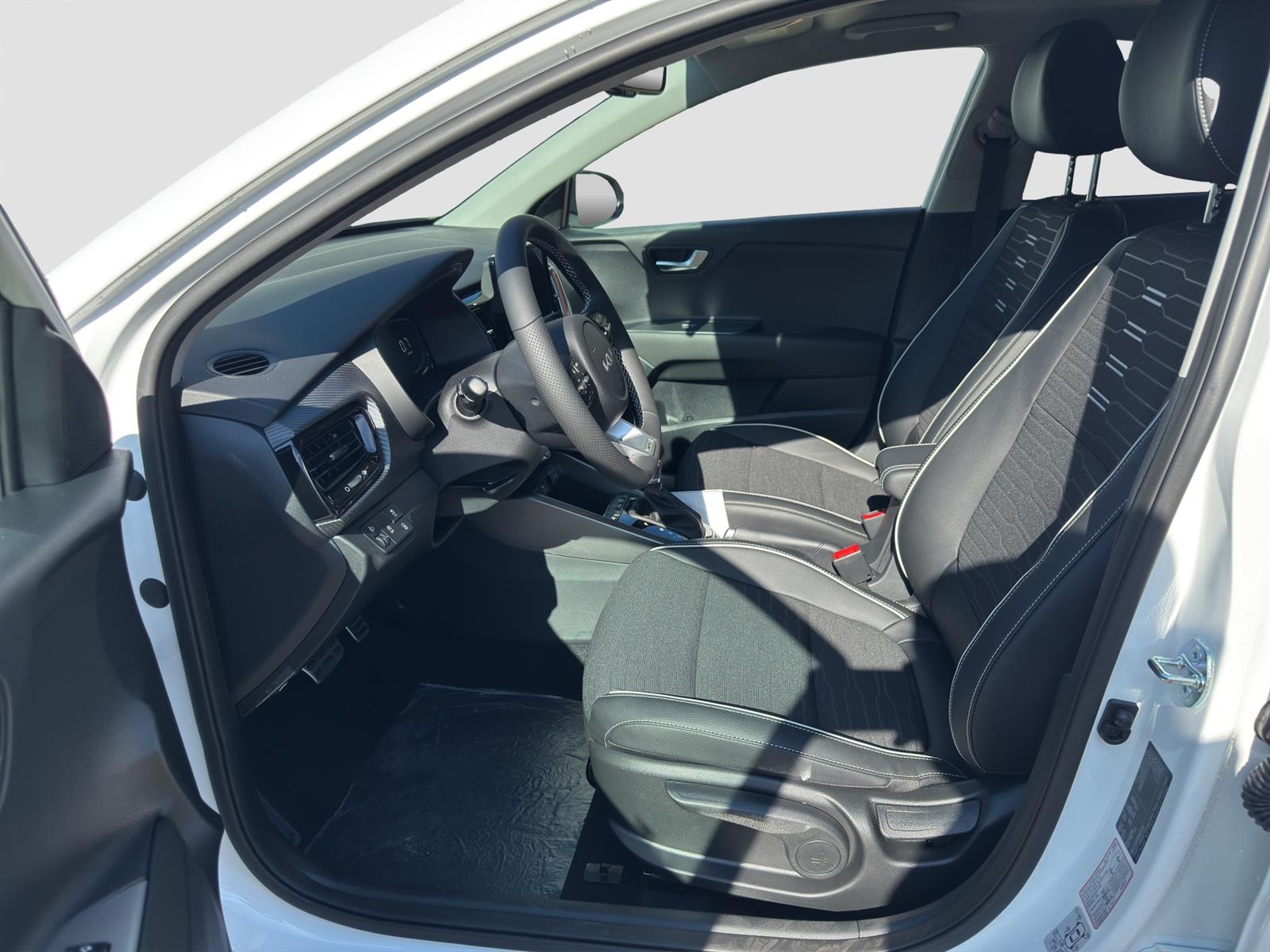 KIA Stonic 1.0 T-GDi MHEV GT-Line-image-6