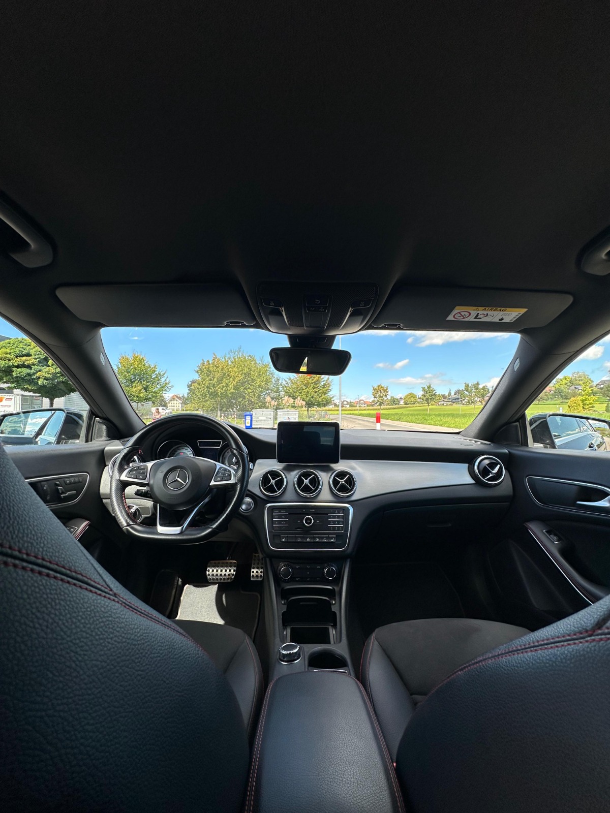 MERCEDES-BENZ CLA 200 AMG Line 7G-DCT-image-5