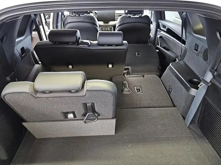 BYD Tang Flagship 4 x 4 / 7-Sitzer-image-11